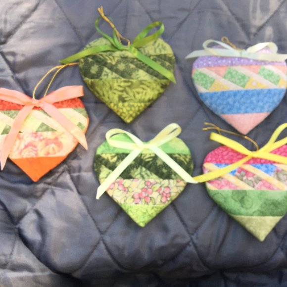 New Scented Heart Sachet - Hand Quilted Design - Picture 1 of 10